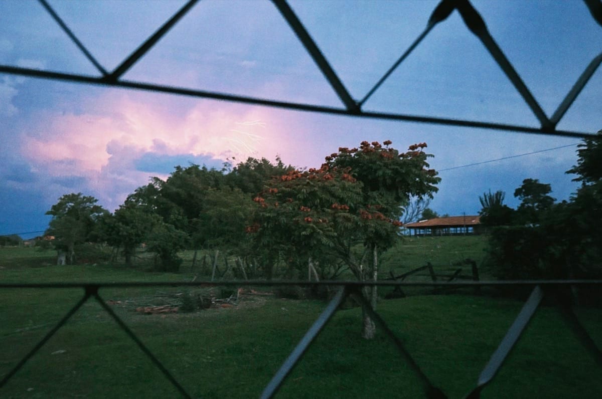 Uma chuva de relampagos da janela